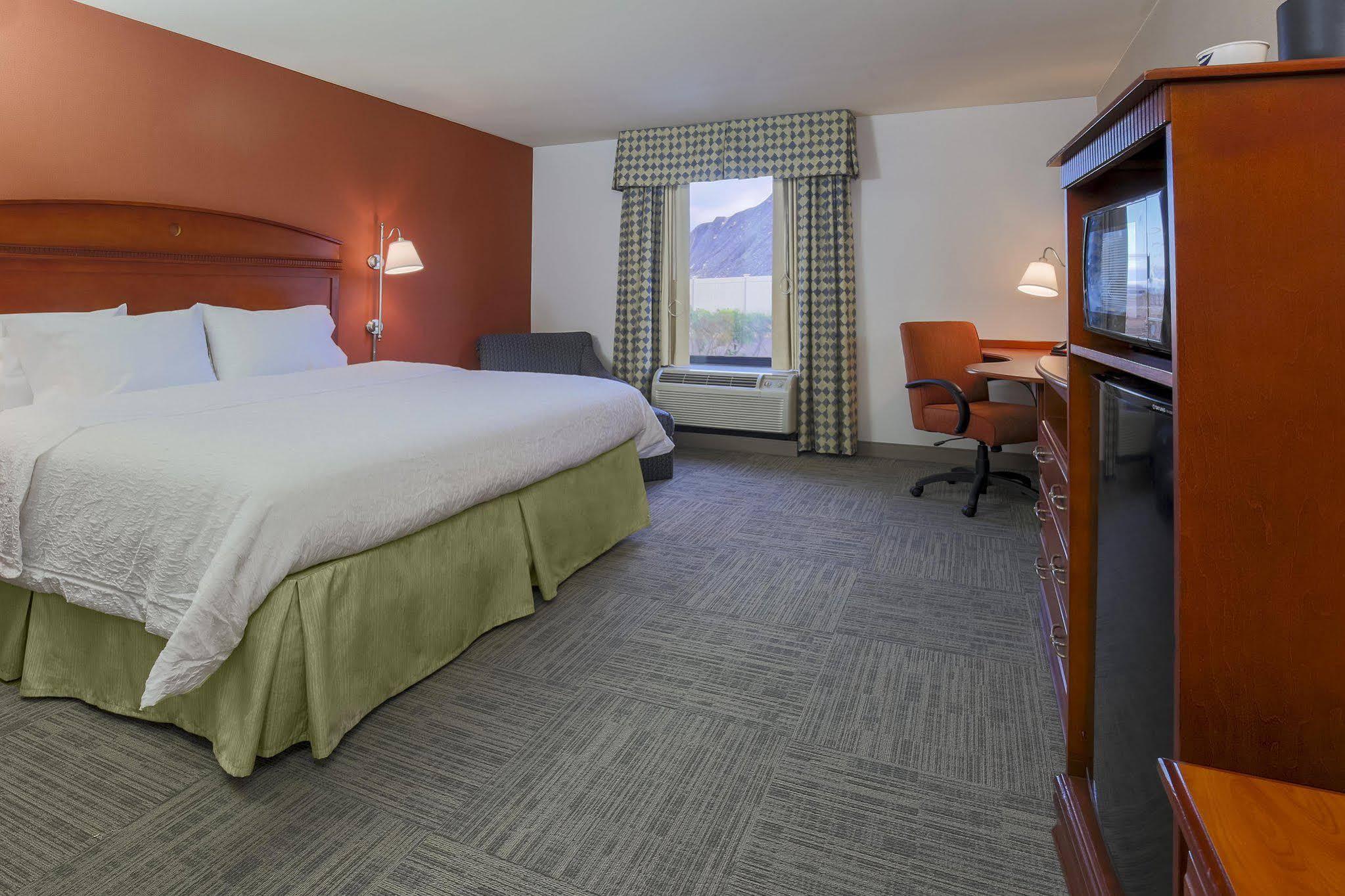 Hampton Inn & Suites Providence / Смитфилд Экстерьер фото