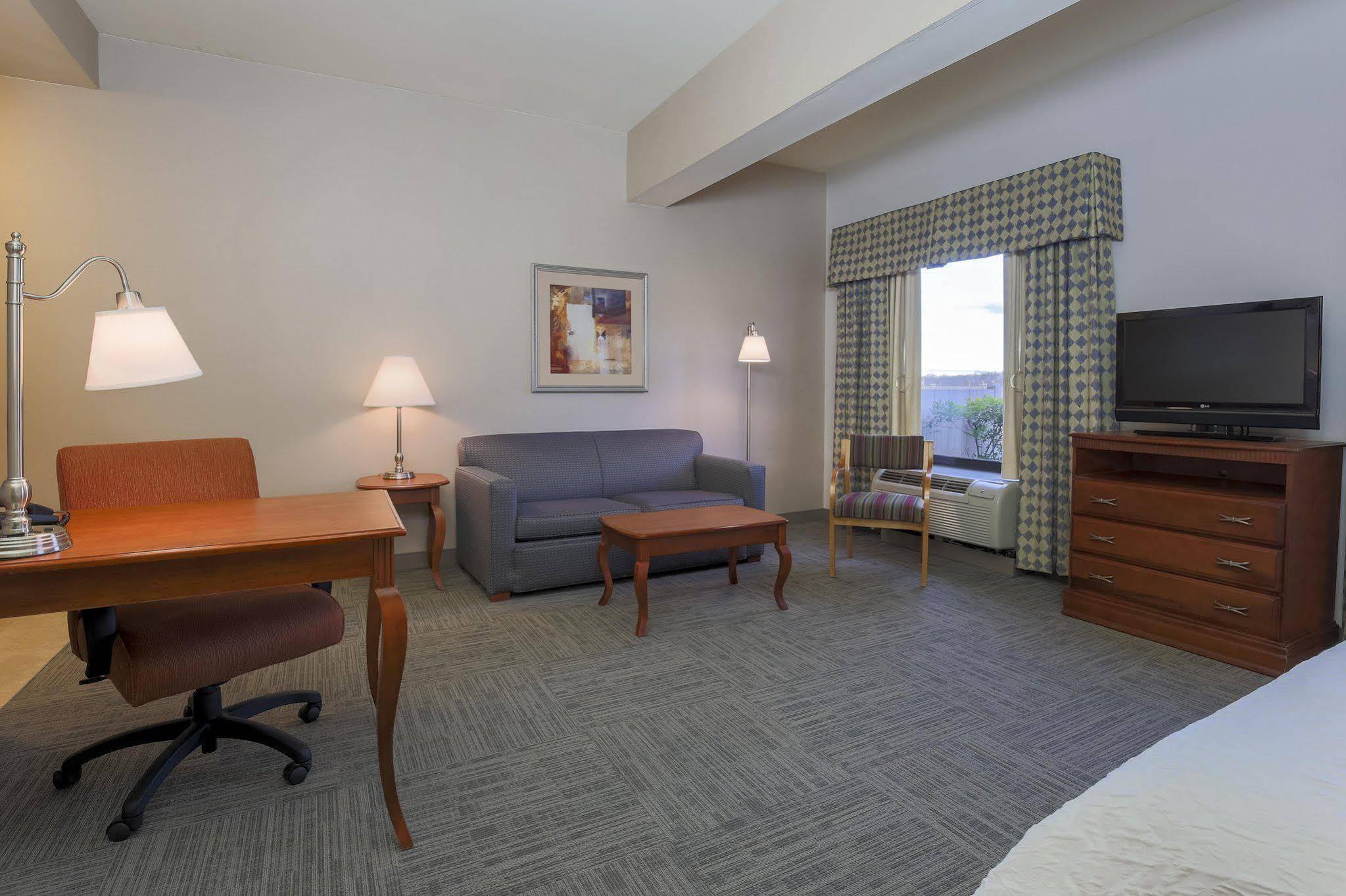 Hampton Inn & Suites Providence / Смитфилд Экстерьер фото