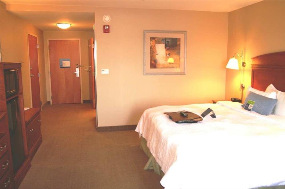 Hampton Inn & Suites Providence / Смитфилд Номер фото