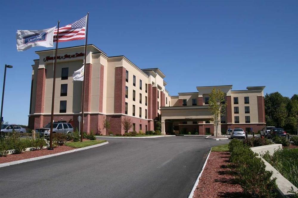 Hampton Inn & Suites Providence / Смитфилд Экстерьер фото