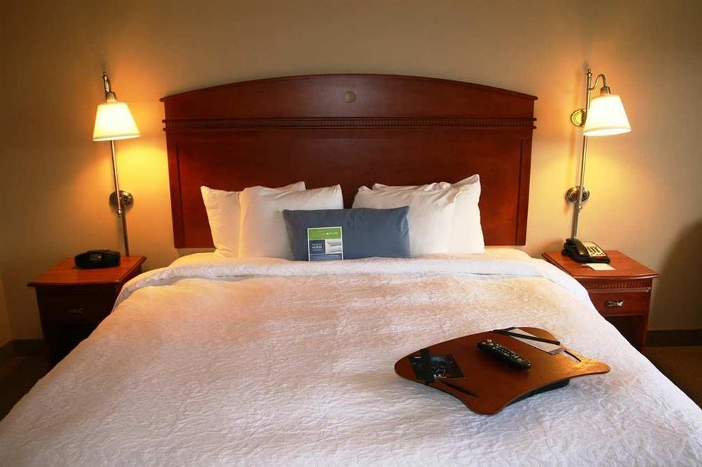Hampton Inn & Suites Providence / Смитфилд Номер фото