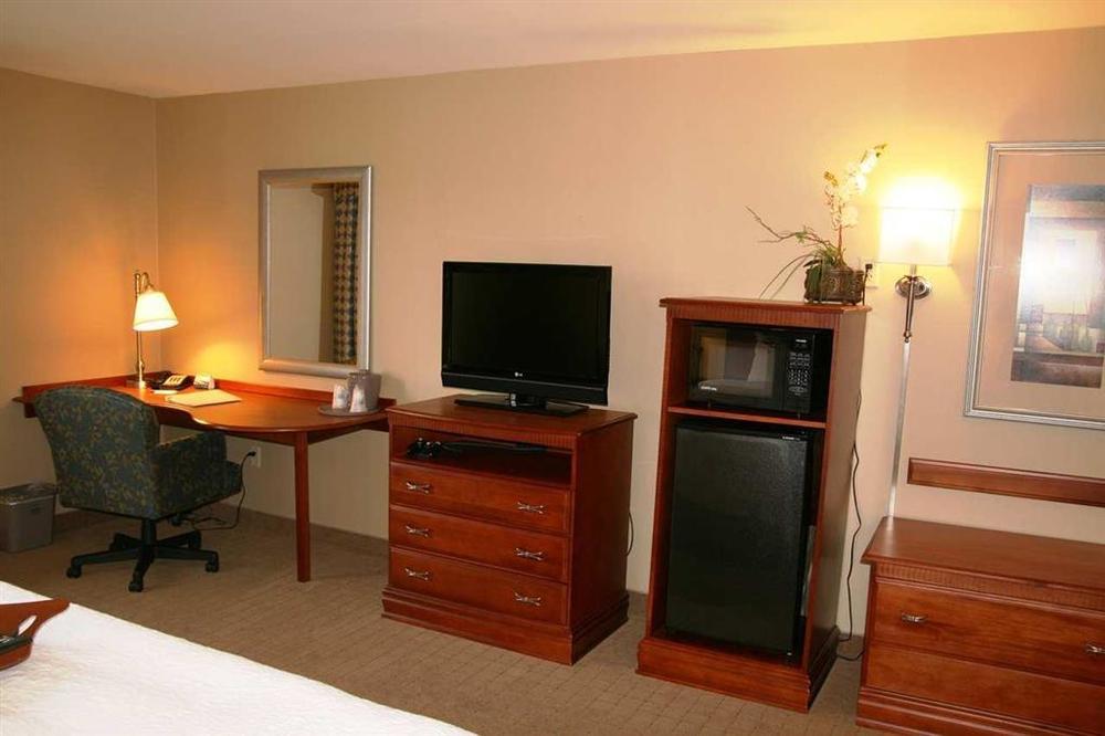 Hampton Inn & Suites Providence / Смитфилд Номер фото