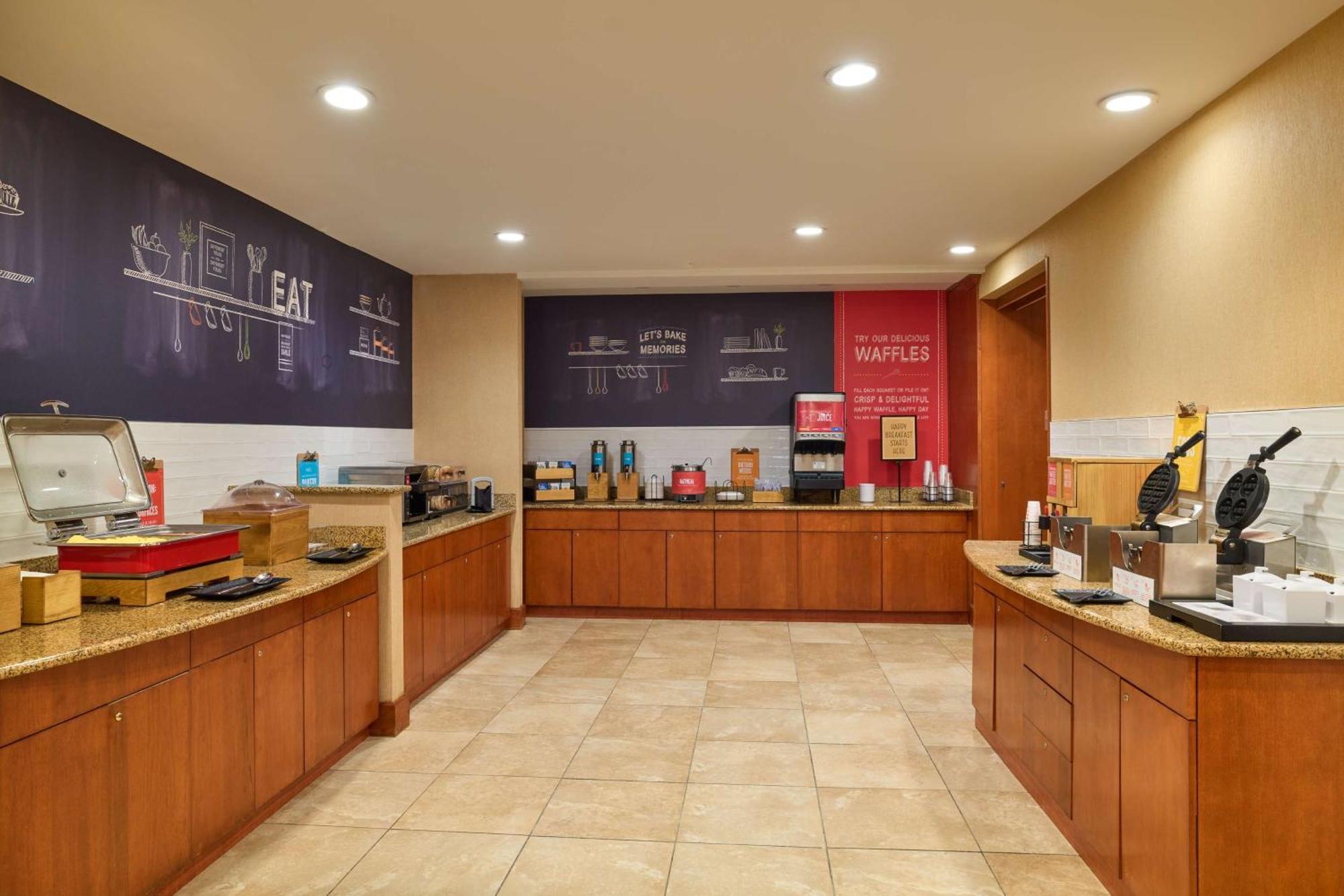 Hampton Inn & Suites Providence / Смитфилд Экстерьер фото
