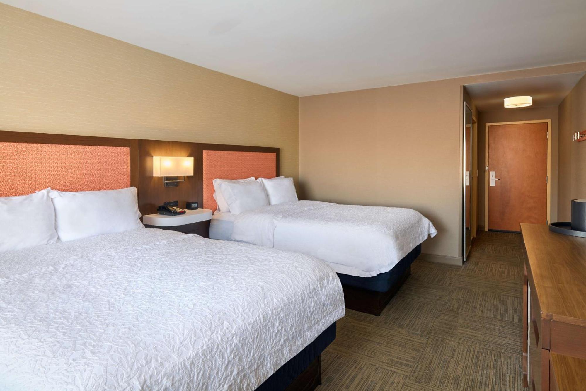 Hampton Inn & Suites Providence / Смитфилд Экстерьер фото