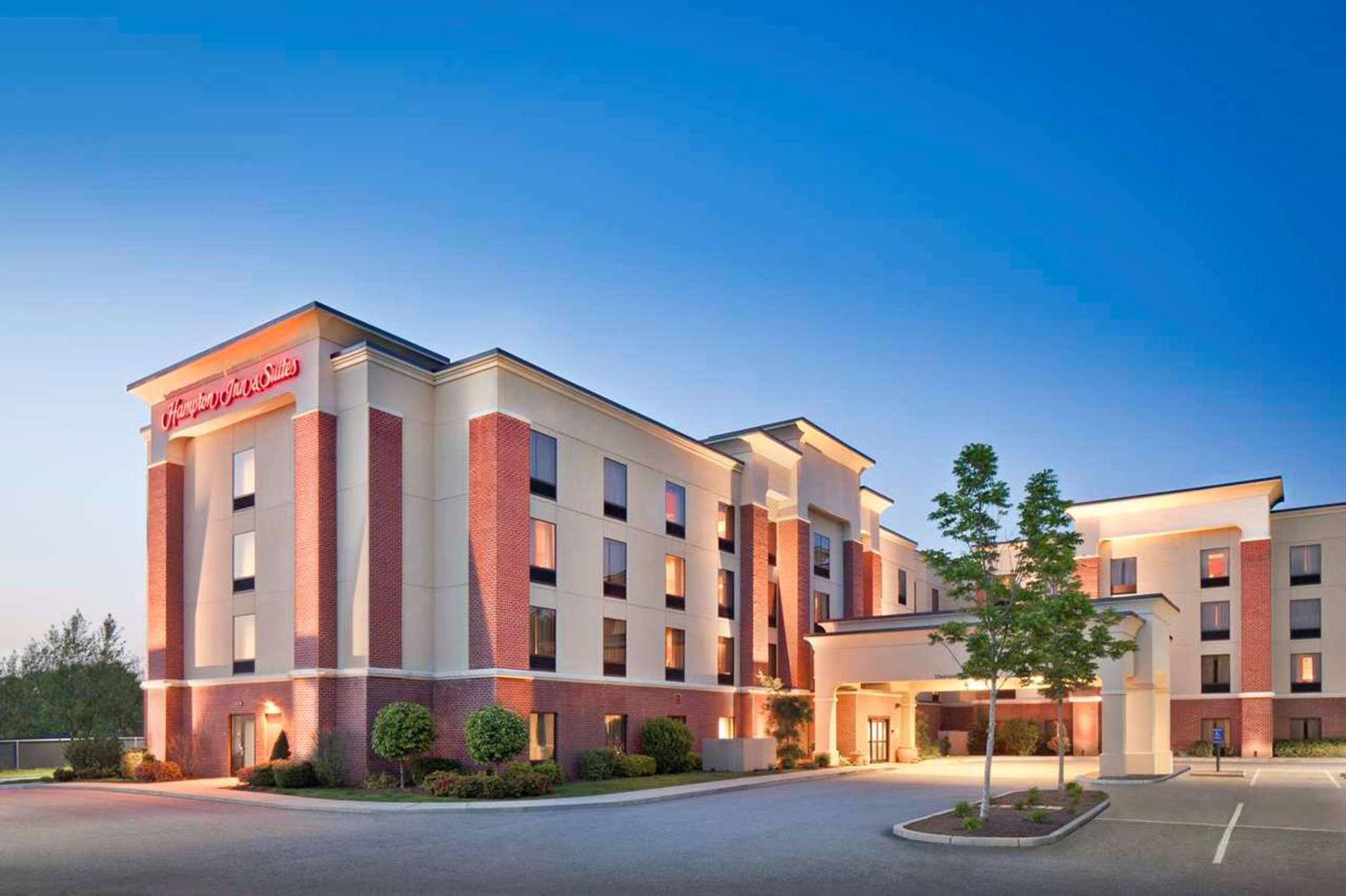 Hampton Inn & Suites Providence / Смитфилд Экстерьер фото