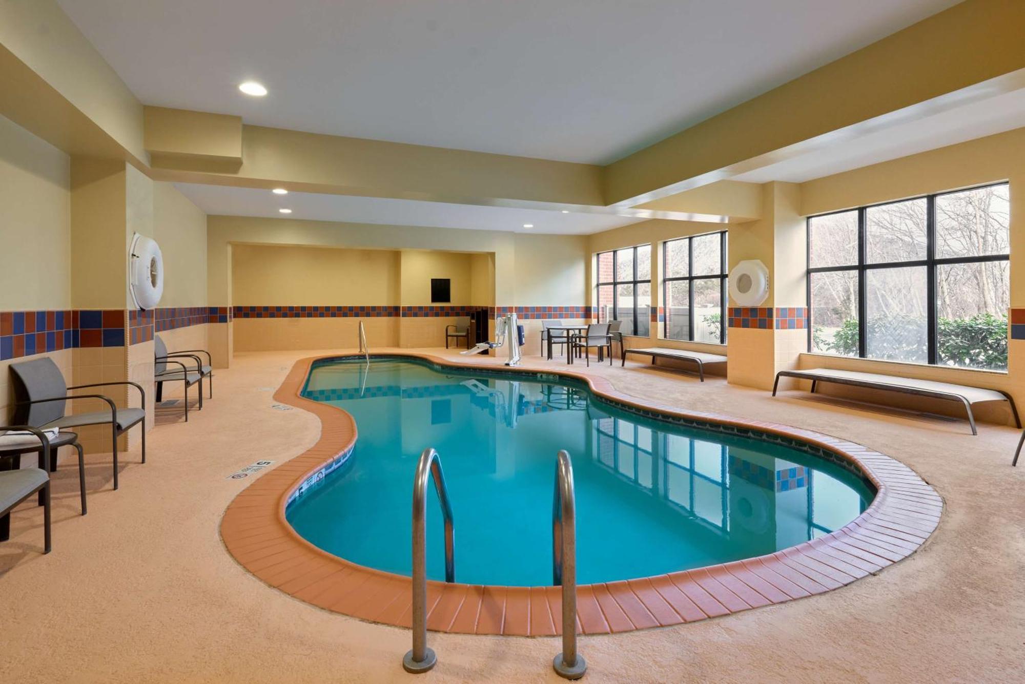 Hampton Inn & Suites Providence / Смитфилд Экстерьер фото